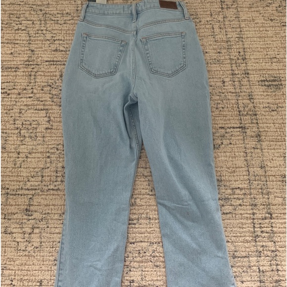 Hollister Jeans (curvy) - Picture 4 of 4